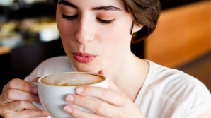 Bautorii de CAFEA se pricep mai bine la aceste 5 lucruri