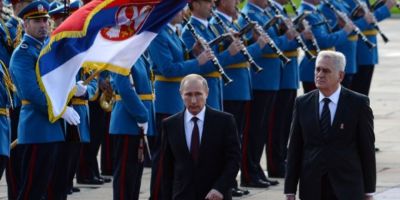 VIDEO Putin, primit cu mare fast la Belgrad si decorat cu ordinul Republicii Serbia