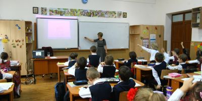 Ministerul Educatiei a primit comenzi mai mari decat numarul elevilor din sistem pentru noile manuale scolare