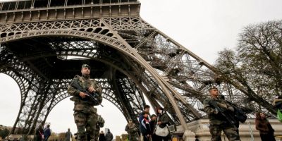 Cum explica Primaria din Paris decizia de a nu ilumina Turnul Eiffel in culorile Pakistanului dupa atentatul sangeros de la Lahore