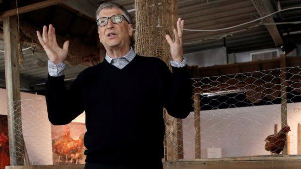 Bill Gates vrea sa salveze tarile sarace cu ajutorul a 100.000 de gaini. Bolivia a respins cu superioritate propunerea: 