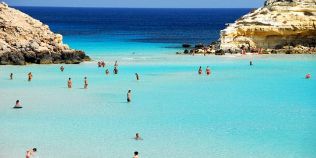 Top 10 cele mai frumoase plaje din Europa. Unde ne bronzam vara aceasta in decoruri de poveste