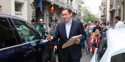 Baroul Bucuresti discuta marti cererea de excludere din randul avocatilor a fostului premier Victor Ponta care a ramas fara titlul de doctor in Drept
