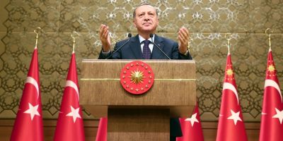 Turcii i-au netezit lui Erdogan drumul spre tronul de sultan VIDEO
