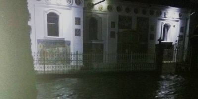 Inundatii in Caras-Severin: aproximativ 80 de gospodarii au fost afectate