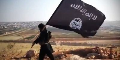 Statul Islamic, aflat in deruta in Siria si Irak, se repliaza in desert si se intoarce la clandestinitate