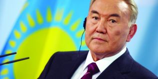 Kazahstanul trece de la alfabetul chirilic la cel latin