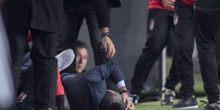 VIDEO Incidente incredibile la derbyul dintre Fenerbahce si Besiktas. Meciul a fost suspendat din cauza violentelor